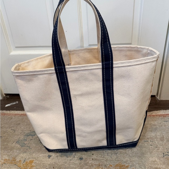 L.L. Bean Boat and Tote Classic Canvas Tote Bag with Navy Blue Details - Picture 4 of 5